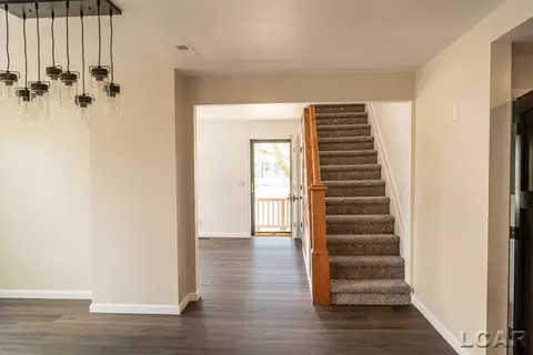 Entry Way - 1015 E Hunt, Adrian, MI 49221 photo 4 of 9