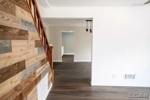 Entry Way - 1015 E Hunt, Adrian, MI 49221 photo 1 of 9