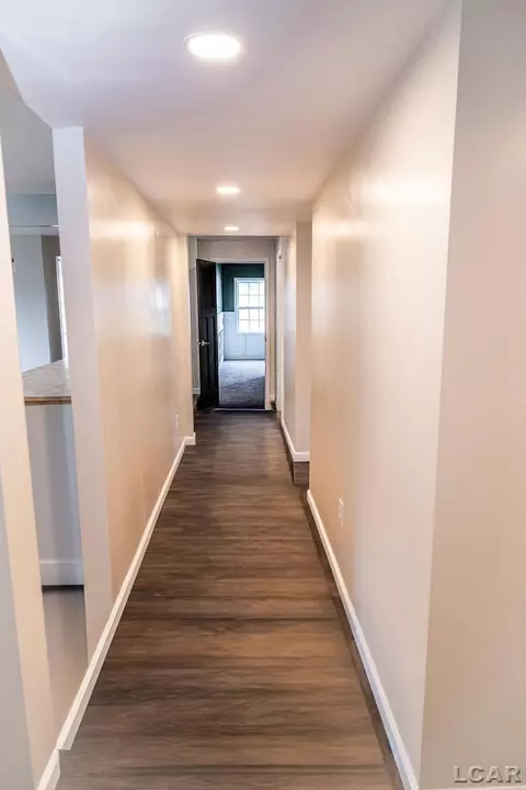 Entry Way - 1015 E Hunt, Adrian, MI 49221 photo 7 of 9