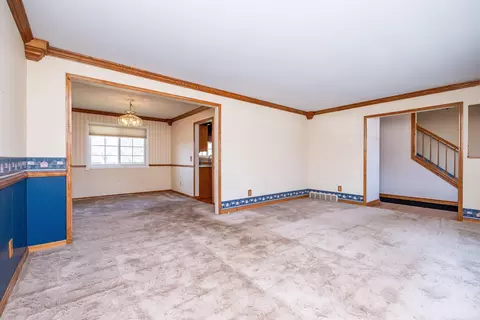 Living - 2490 Brandywine, Davison, MI 48423 photo 3 of 5