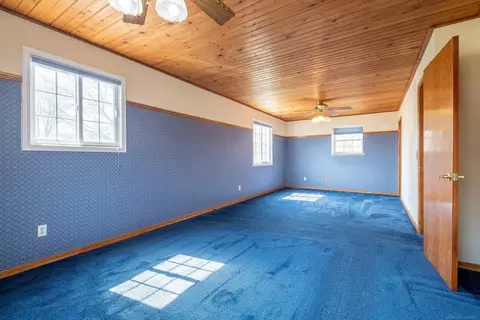 Bedroom - 2490 Brandywine, Davison, MI 48423 photo 1 of 8