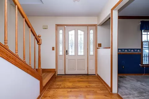 Entry Way - 2490 Brandywine, Davison, MI 48423 photo 1 of 5