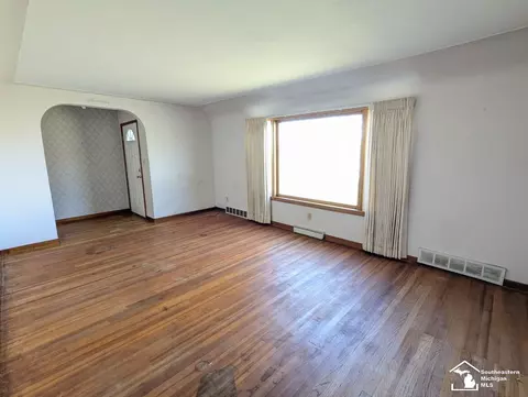 Living - 775 Stewart, Monroe, MI 48162 photo 2 of 2