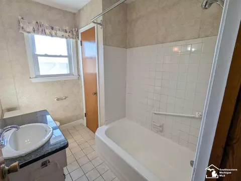 Bath - 775 Stewart, Monroe, MI 48162 photo 1 of 1