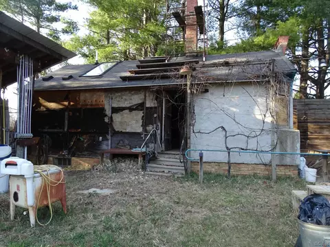 433 Coolbaugh, Jackson, MI 49201