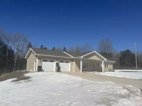 240 S Jackson, Kingsford, MI 49802
