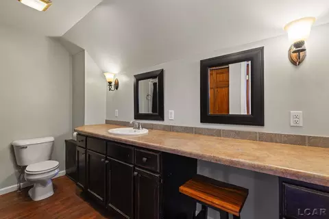 Bath - 907 E Hunt, Adrian, MI 49221 photo 2 of 3