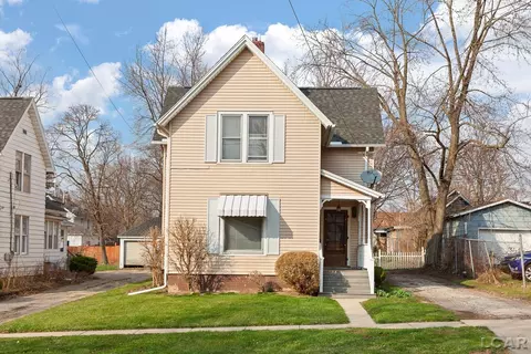 907 E Hunt, Adrian, MI 49221