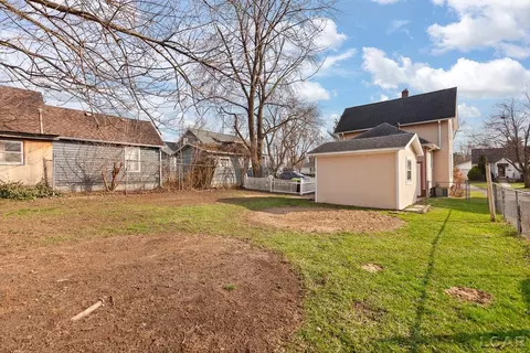 Exterior - 907 E Hunt, Adrian, MI 49221 photo 6 of 7