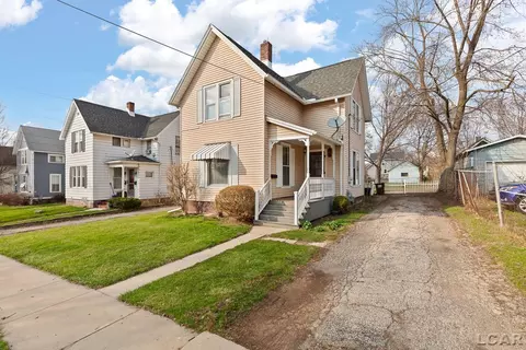 Exterior - 907 E Hunt, Adrian, MI 49221 photo 2 of 7