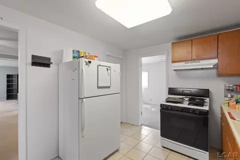Kitchen - 806 State, Adrian, MI 49221 photo 3 of 3