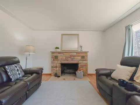 Living - 900 Byfield, Harrison, MI 48625 photo 2 of 9
