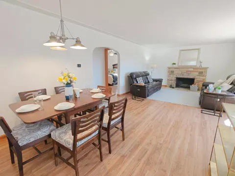 Dining - 900 Byfield, Harrison, MI 48625 photo 5 of 5