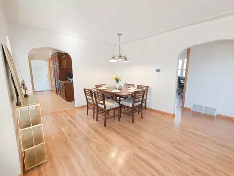 Dining - 900 Byfield, Harrison, MI 48625 photo 2 of 5