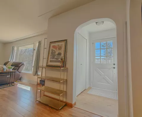 Entry Way - 900 Byfield, Harrison, MI 48625 photo 4 of 4