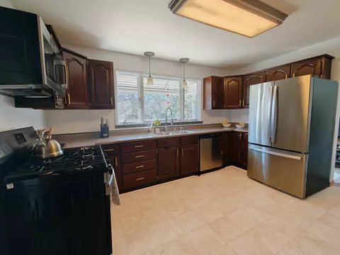 Kitchen - 900 Byfield, Harrison, MI 48625 photo 2 of 7