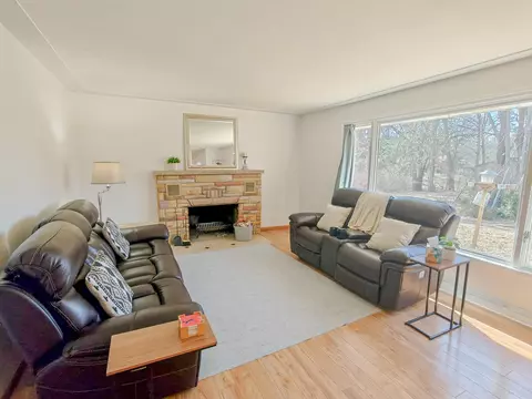 Living - 900 Byfield, Harrison, MI 48625 photo 6 of 9
