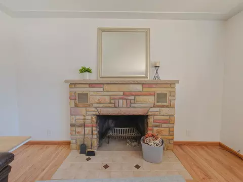 Living - 900 Byfield, Harrison, MI 48625 photo 3 of 9