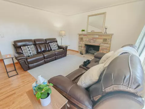 Living - 900 Byfield, Harrison, MI 48625 photo 4 of 9