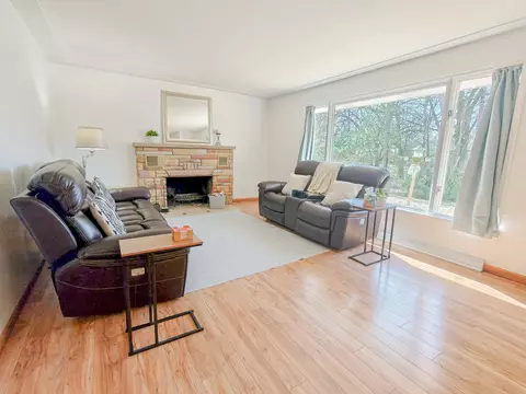 Living - 900 Byfield, Harrison, MI 48625 photo 5 of 9