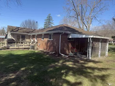 Exterior - 1127 Oakmont, Temperance, MI 48182 photo 4 of 7