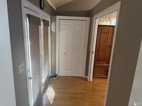 Entry Way - 1127 Oakmont, Temperance, MI 48182 photo 1 of 2