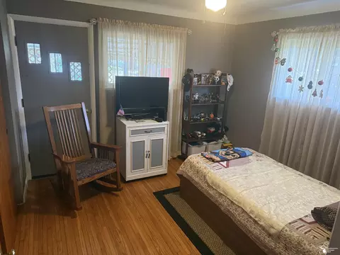 Bedroom - 1127 Oakmont, Temperance, MI 48182 photo 11 of 11