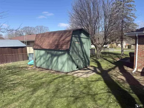 Exterior - 1127 Oakmont, Temperance, MI 48182 photo 6 of 7