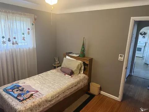 Bedroom - 1127 Oakmont, Temperance, MI 48182 photo 10 of 11