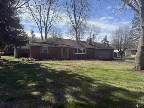 Exterior - 1127 Oakmont, Temperance, MI 48182 photo 2 of 7