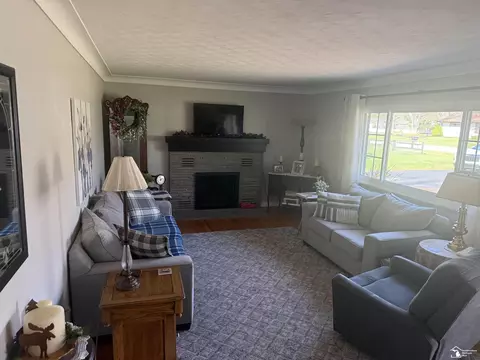 Living - 1127 Oakmont, Temperance, MI 48182 photo 1 of 3