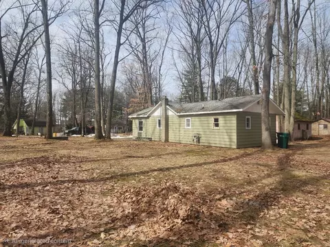 1306 Russell, Harrison, MI 48625 photo 6