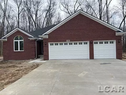 1068 Preservation Dr, Tecumseh, MI 49286 photo 2
