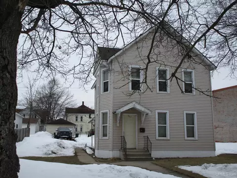 307 N 15th, Escanaba, MI 49829