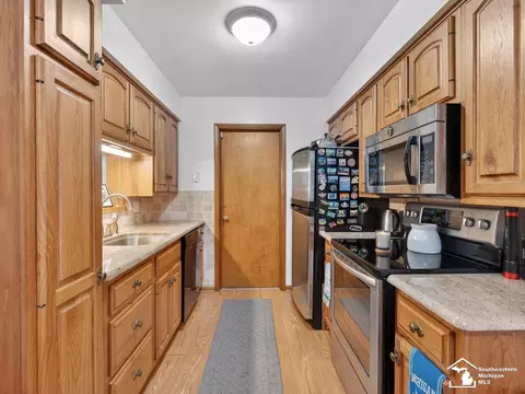 Kitchen - 2152 Rauch, Temperance, MI 48182 photo 1 of 3