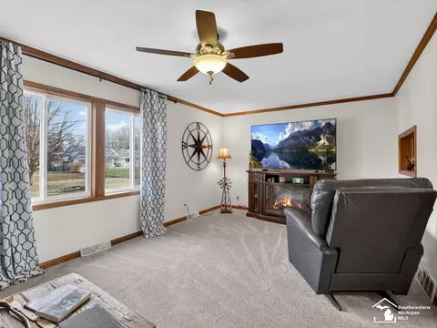 Living - 2152 Rauch, Temperance, MI 48182 photo 5 of 7