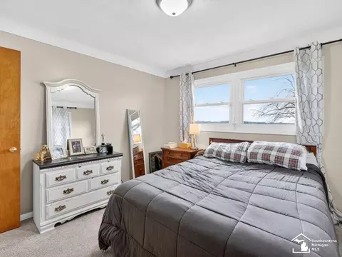 Bedroom - 2152 Rauch, Temperance, MI 48182 photo 4 of 7