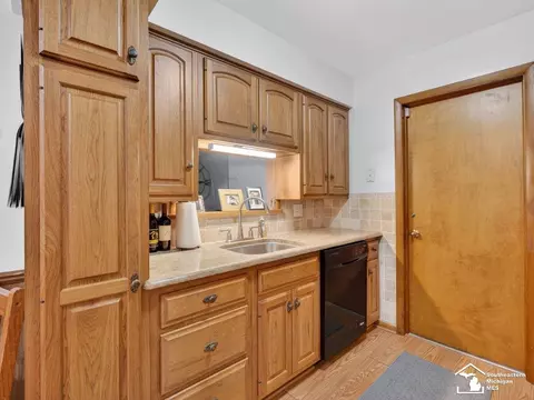 Kitchen - 2152 Rauch, Temperance, MI 48182 photo 3 of 3