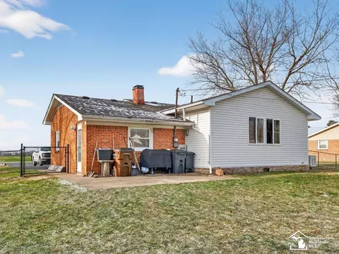 Exterior - 2152 Rauch, Temperance, MI 48182 photo 4 of 10