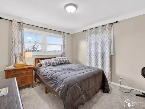 Bedroom - 2152 Rauch, Temperance, MI 48182 photo 3 of 7