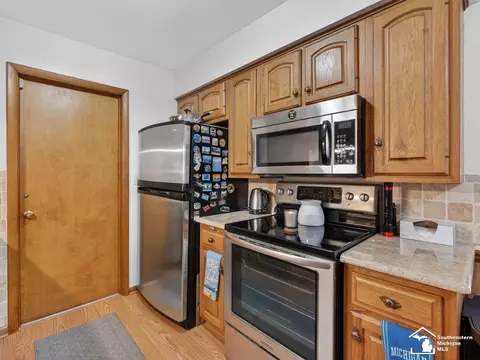 Kitchen - 2152 Rauch, Temperance, MI 48182 photo 2 of 3