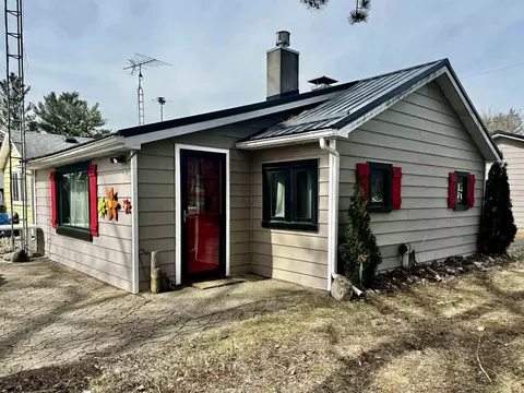 Exterior - 6740 Ridge, Harrison, MI 48625 photo 3 of 4