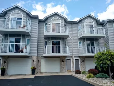 1682 Castleview UNIT 4, Gladwin, MI 48624 photo 3