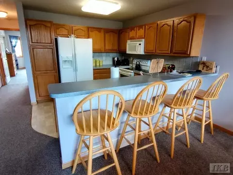 1682 Castleview UNIT 4, Gladwin, MI 48624 photo 9