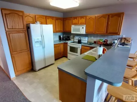 1682 Castleview UNIT 4, Gladwin, MI 48624 photo 10