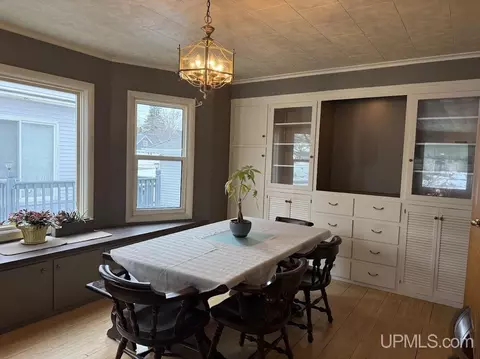 Dining - 1016 S 10th, Escanaba, MI 49829 photo 2 of 2