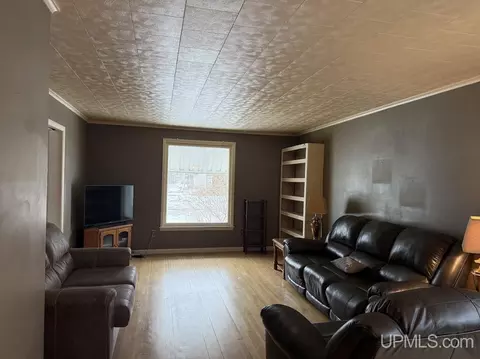 Living - 1016 S 10th, Escanaba, MI 49829 photo 1 of 2