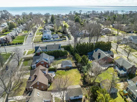 View/Area - 59 Hall, Grosse Pointe Farms, MI 48236 photo 3 of 5