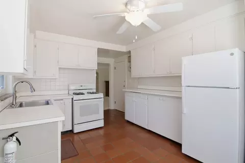 Kitchen - 59 Hall, Grosse Pointe Farms, MI 48236 photo 1 of 3