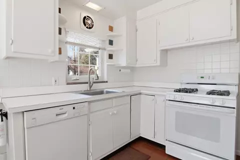 Kitchen - 59 Hall, Grosse Pointe Farms, MI 48236 photo 3 of 3